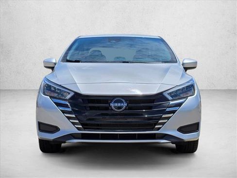 Used 2025 Nissan Versa SV FWD image 2