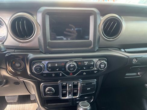 Used 2020 Jeep Gladiator Sport w/ Quick Order Package 24S AWD/4WD image 11