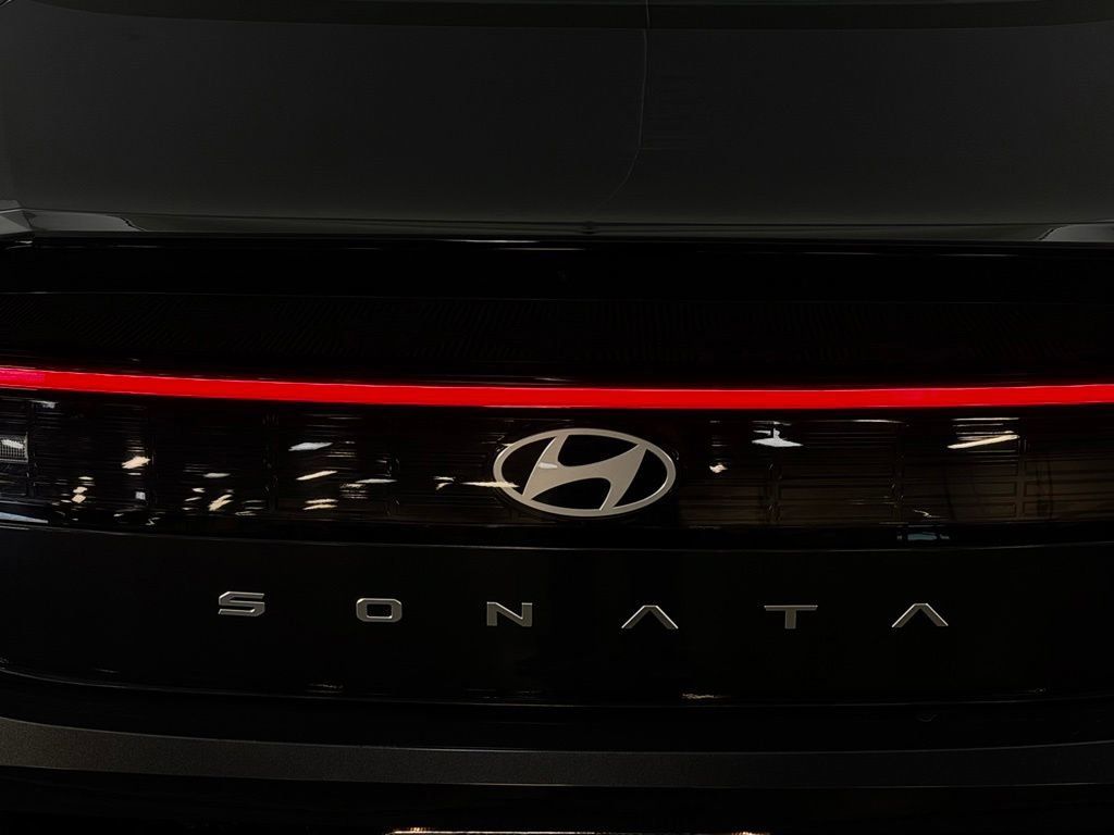 Used 2025 Hyundai Sonata SEL FWD image 10