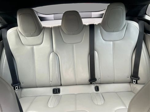 Used 2015 Tesla Model S 70D image 17