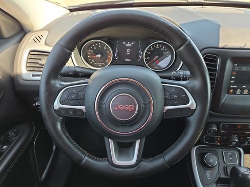 Used 2019 Jeep Compass Latitude w/ Cold Weather Group AWD/4WD image 18