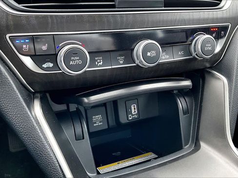 Used 2019 Honda Accord Touring image 35