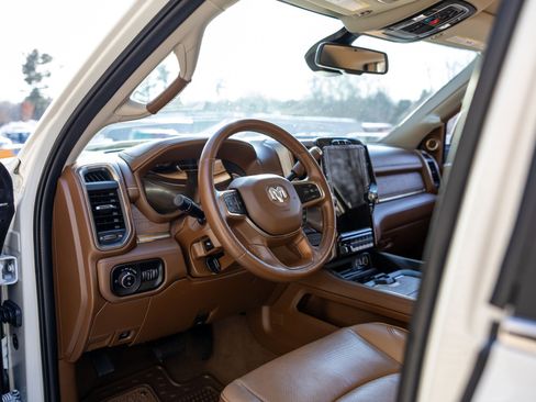 Used 2023 RAM 3500 Limited image 31