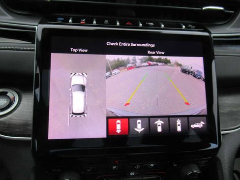 Used 2023 Jeep Grand Cherokee 4WD 4xe w/ Luxury Tech Group II image 29