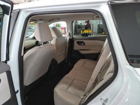Used 2025 Nissan Rogue SV AWD/4WD image 13