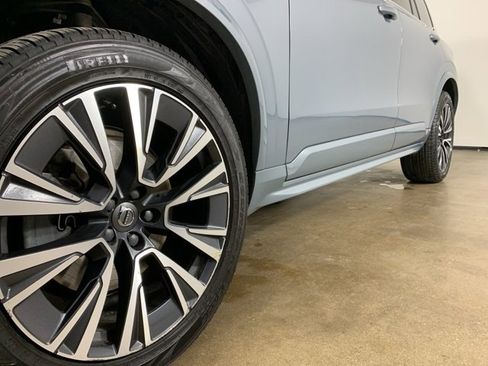 Used 2022 Volvo XC90 T5 Momentum w/ Advanced Package image 2