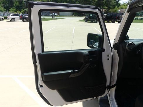 Used 2014 Jeep Wrangler Unlimited Sport w/ Quick Order Package 24S AWD/4WD image 9