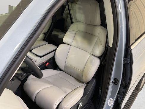 New 2026 Lincoln Navigator Premiere AWD/4WD image 9