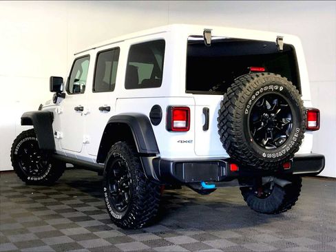 Used 2023 Jeep Wrangler Unlimited w/ Cold Weather Group AWD/4WD image 3