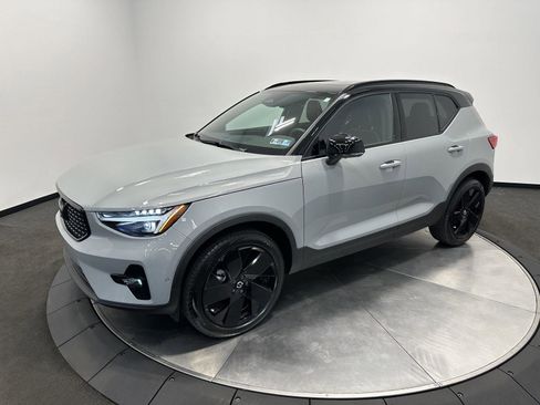 Used 2026 Volvo XC40 B5 Ultra w/ Protection Package Premier AWD/4WD image 4