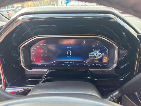 Used 2025 Chevrolet Silverado 2500 LT w/ Safety Package image 16