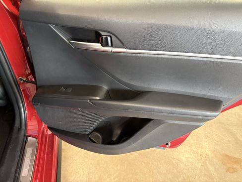 Used 2024 Toyota Camry SE FWD image 31