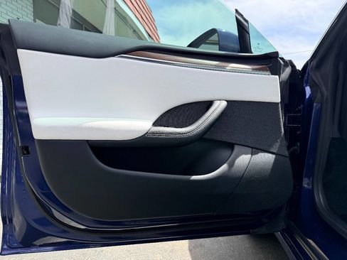 Used 2022 Tesla Model S image 13