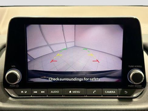 Used 2022 Nissan Rogue SV FWD image 11