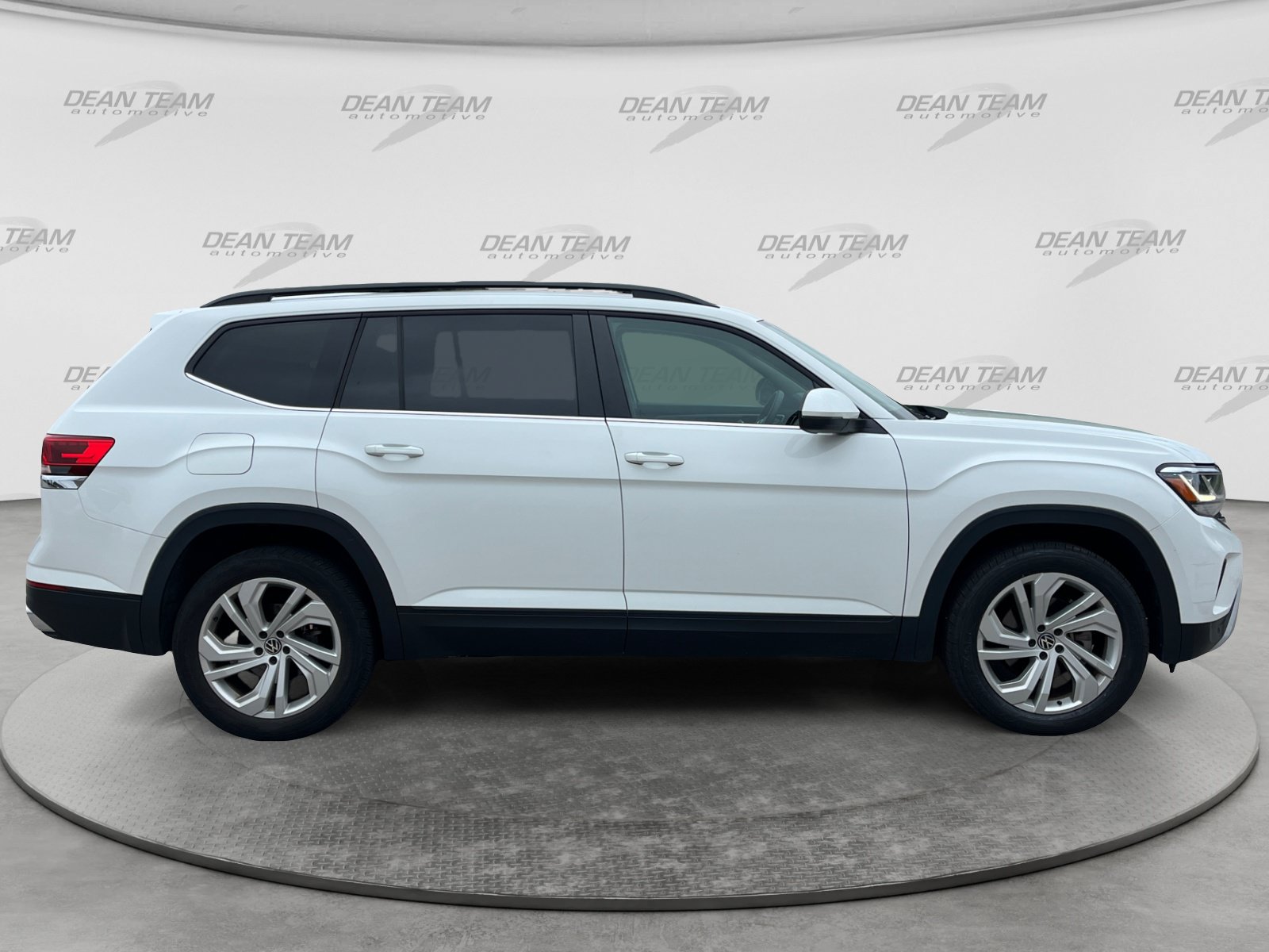 Certified 2023 Volkswagen Atlas SE w/ Panoramic Sunroof Package AWD/4WD image 9