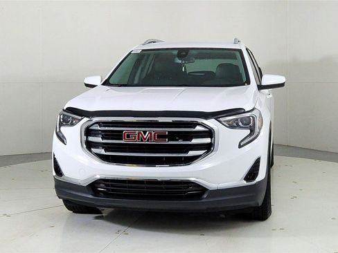 Used 2021 GMC Terrain SLT image 2