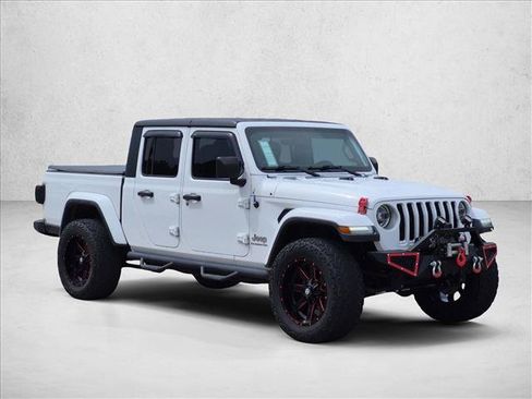 Used 2020 Jeep Gladiator Overland AWD/4WD image 3