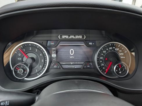 New 2026 RAM 1500 4x4 Crew Cab image 23