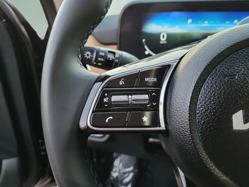 Certified 2024 Kia Seltos EX FWD image 25