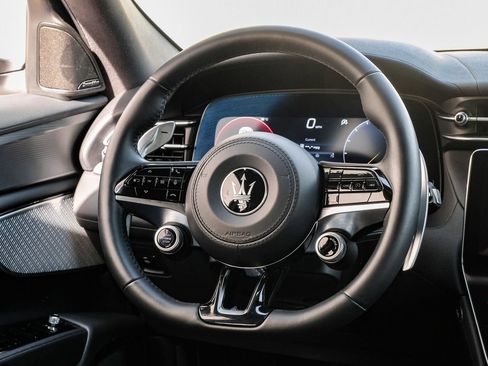 Used 2023 Maserati Grecale GT AWD/4WD image 15