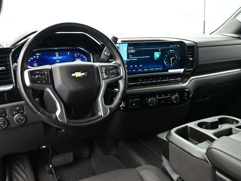 Used 2024 Chevrolet Silverado 2500 LT image 24