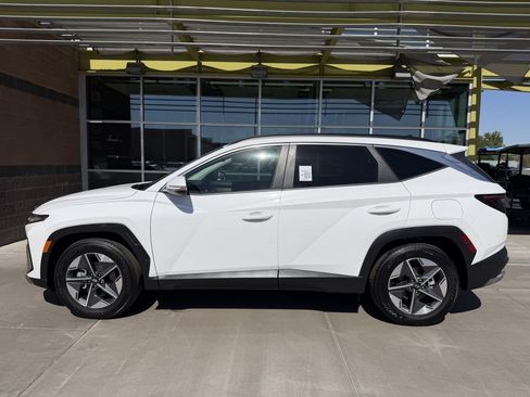 Used 2025 Hyundai Tucson SEL FWD image 7