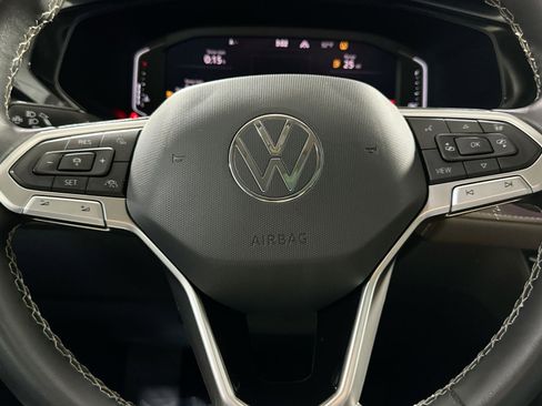 Used 2022 Volkswagen Taos SEL image 20