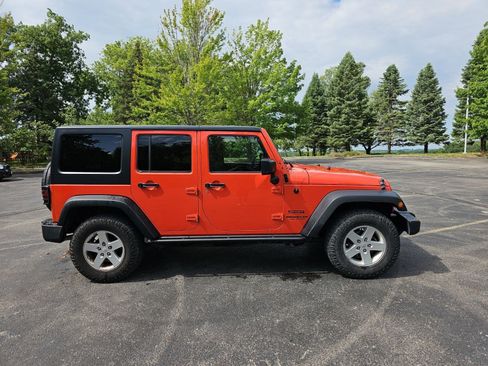Used 2015 Jeep Wrangler Unlimited Sport w/ Quick Order Package 24S AWD/4WD image 8