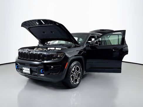 Used 2022 Jeep Grand Cherokee Trailhawk w/ Advanced Protech Group II AWD/4WD image 21