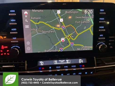 Used 2024 Toyota Sienna Limited image 19