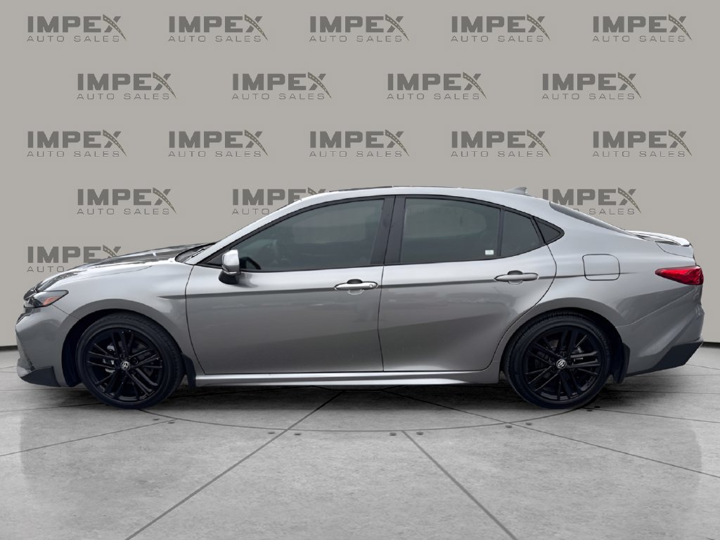 Used 2025 Toyota Camry SE FWD image 2