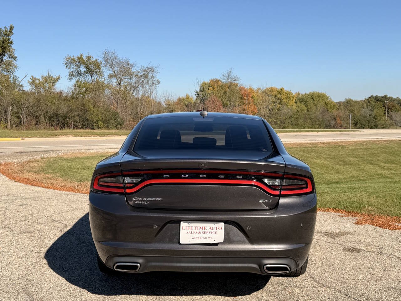 Used 2017 Dodge Charger SXT w/ Driver Confidence Group AWD/4WD image 4