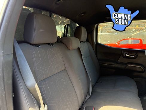 Used 2017 Toyota Tacoma TRD Sport RWD image 16