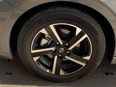 Used 2025 Nissan Sentra SV image 29