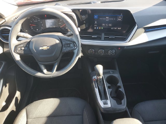 Certified 2025 Chevrolet Trax LS w/ LS Convenience Package FWD image 10