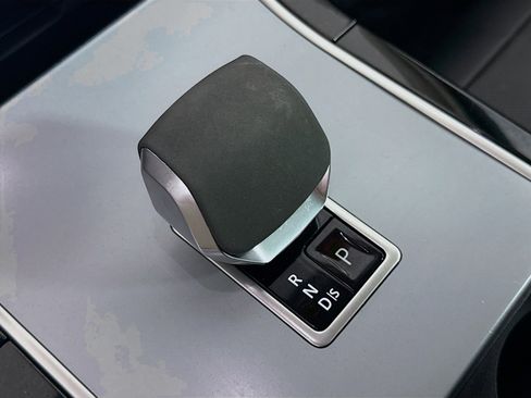 Used 2024 Land Rover Range Rover Velar S image 20