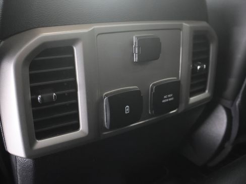 Used 2019 Ford F350 Lariat w/ Chrome Package image 34