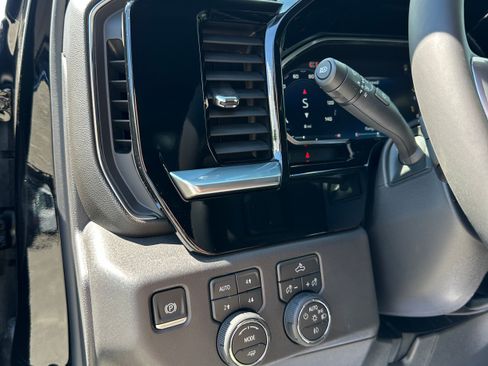 New 2026 Chevrolet Silverado 1500 LT Trail Boss w/ Convenience Package II AWD/4WD image 17
