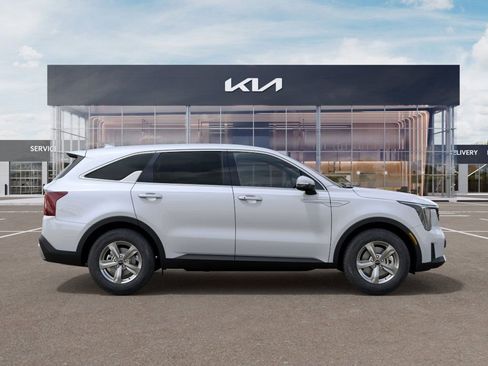 New 2025 Kia Sorento LX image 7