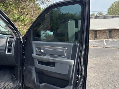 Used 2013 RAM 2500 Big Horn image 22