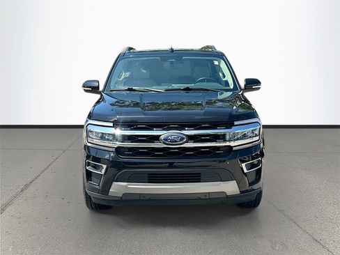 Used 2024 Ford Expedition Limited image 2
