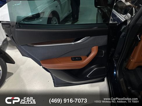 Used 2019 Maserati Levante GranLusso AWD/4WD image 16
