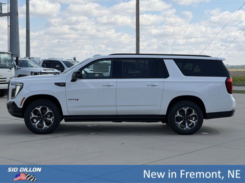 New 2026 GMC Yukon XL AT4 Ultimate AWD/4WD image 9