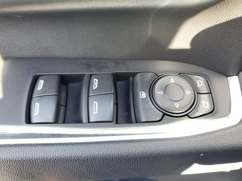 Used 2025 Chevrolet Silverado 2500 LT w/ Convenience Package image 15