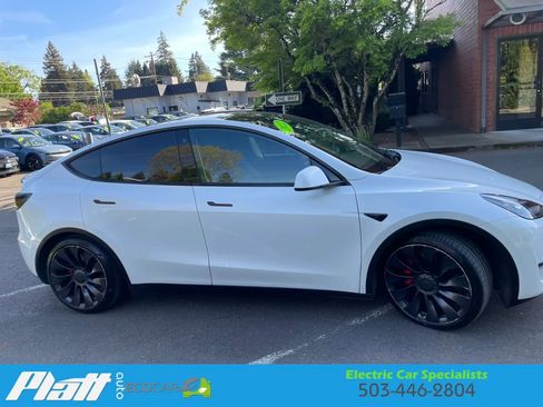Used 2022 Tesla Model Y Performance image 12