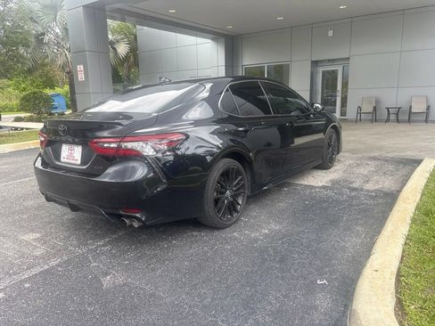 Used 2022 Toyota Camry XSE FWD image 3