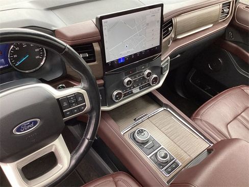 Used 2023 Ford Expedition Limited image 24