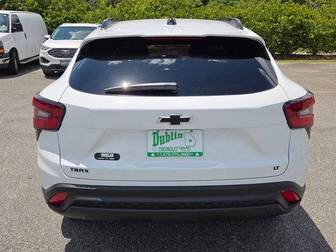 New 2026 Chevrolet Trax LT w/ Driver Confidence Package FWD image 9