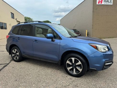 Used 2017 Subaru Forester 2.5i Premium AWD/4WD image 12