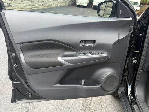 Used 2023 Nissan Kicks SV w/ Interior Electronics Package FWD image 28